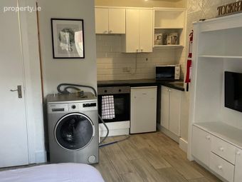 Flat 2, 27 South Circular Road, Dublin 8, Portobello, Dublin 8 - Image 2