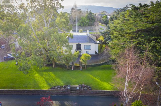 Newpark Lodge, Stillorgan Road, Foxrock, Dublin 18 - Click to view photos
