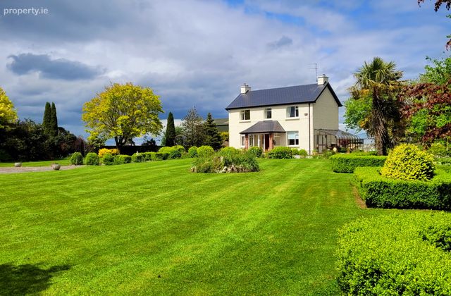 Rossa House, Rossa West, Buttevant, Doneraile, Co. Cork - Click to view photos
