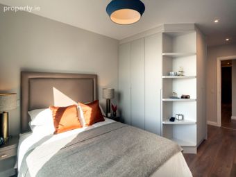 Apartment 16 Lock Gate 4, Charlemont Street, Dublin 2 - Image 4