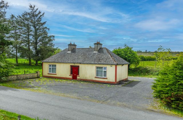 Ratheskin, Kincon, Ballina, Co. Mayo - Click to view photos