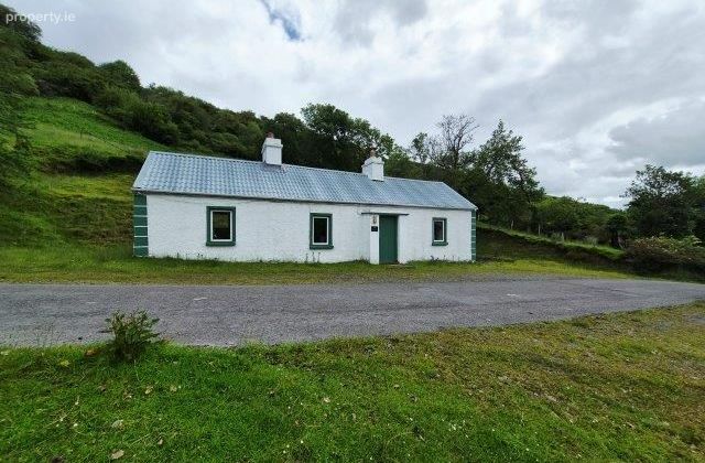 Rosies Cottage Conwal North, Rossinver, Lissiniska, Co. Leitrim - Click to view photos