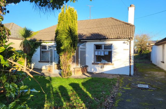Wilmslow, The Avenue, Gorey, Co. Wexford - Click to view photos