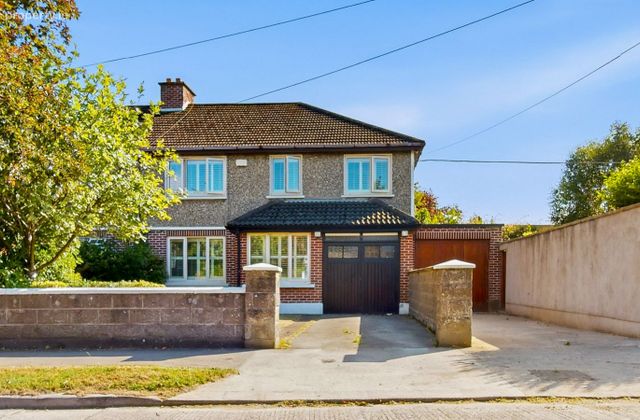 7 Cedarwood Avenue, Glasnevin, Dublin 11 - Click to view photos