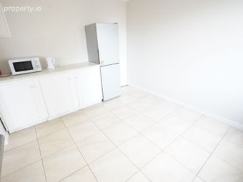 74 Cronan Lawn, Shannon, Shannon, Co. Clare - Image 4