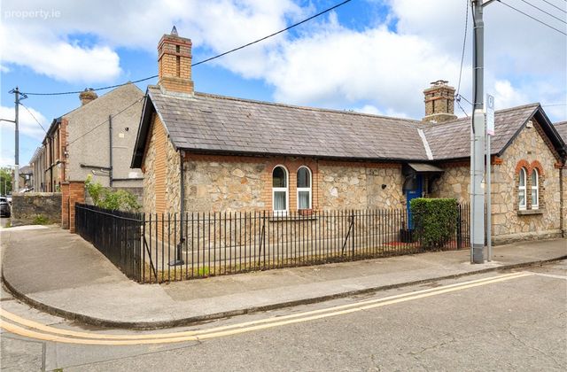 8 Herbert Cottages, Ballsbridge, Dublin 4, Ballsbridge, Dublin 4 - Click to view photos
