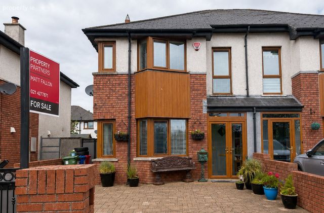 70 Rathcarrig, Pike Road, Fermoy, Co. Cork - Click to view photos