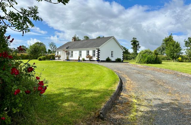 Curragha, Eslinbridge, Carrick-on-Shannon, Co. Leitrim - Click to view photos