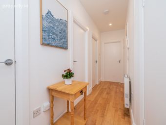 33 Oak Glade Hall, Block E, Naas, Co Kildare, Naas, Co. Kildare - Image 2