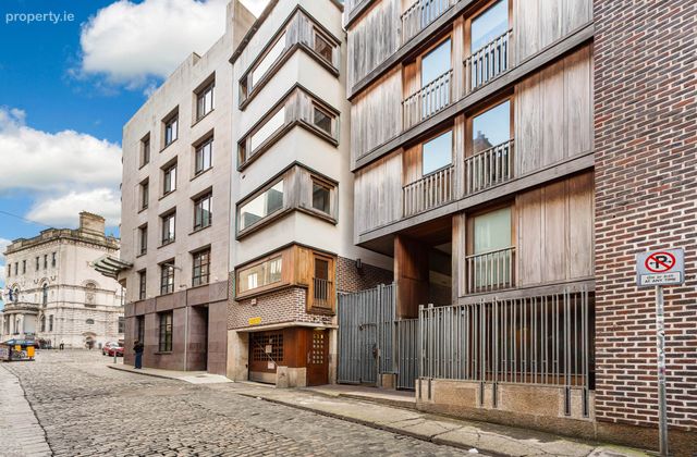 13 The Wooden Building, Exchange Street Upper, Temple Bar, Dublin 8, Temple Bar, Dublin 8 - Click to view photos