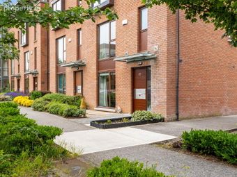 17 Castlegate Dene, Adamstown, Co. Dublin, Adamstown, Co. Dublin - Image 3