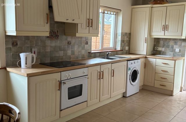 Cregg Lawns,carrick-on-suir,co. Tipperary, Carrick-on-Suir, Co. Tipperary - Click to view photos