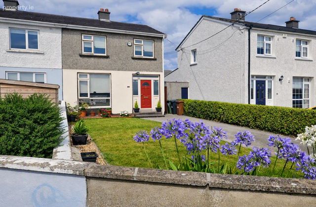 38 Oakwood Avenue, Swords, Swords, Co. Dublin - Click to view photos