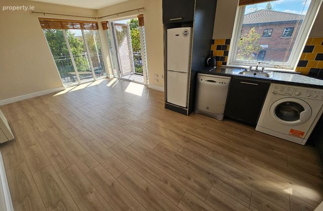 24 Melville Park, Dublin 11, Finglas, Dublin 11 - Click to view photos