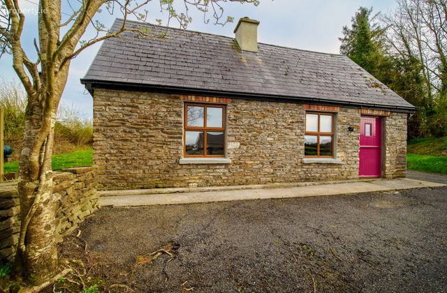 Gortdromagouna, Moyvane, Moyvane, Co. Kerry - Click to view photos