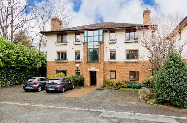 8 Beauparc Downs, Monkstown Valley, Monkstown, Co. Dublin, Monkstown, Co. Dublin - Click to view photos