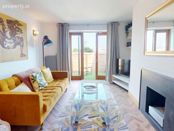 Apartment 3, 40 Eastmoreland Lane, Ballsbridge, Dublin 4 - Image 2