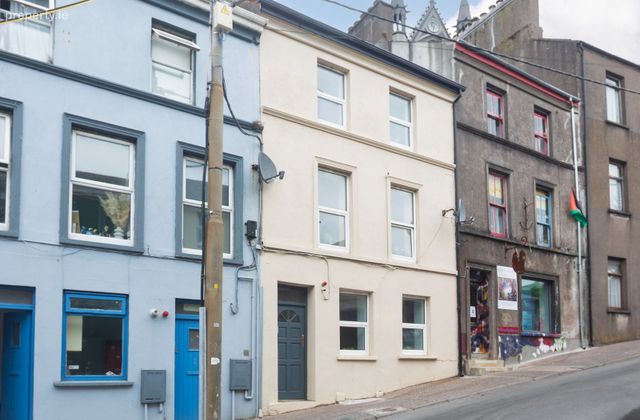 3 Rahilly Street, Cobh, Co. Cork - Click to view photos