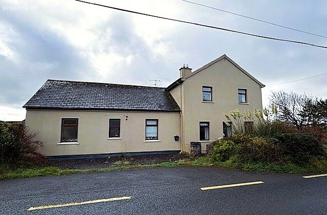 Toovahera, Lisdoonvarna, Doolin, Co. Clare - Click to view photos