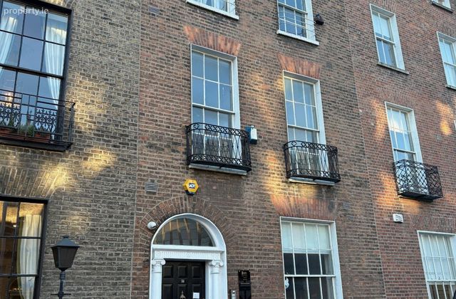 95 Baggot Street Lower, Dublin 2 - Click to view photos