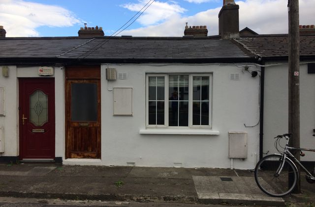 14 Kirwan Street Cottages, Stoneybatter, Dublin 7 - Click to view photos