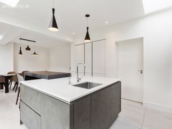 9 Clonfadda Wood, Mount Merrion Avenue, Blackrock, Co. Dublin - Image 4