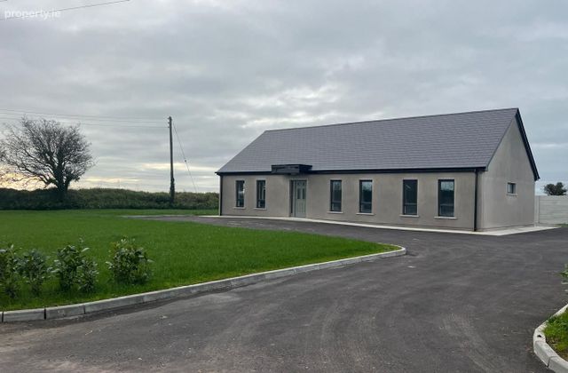 Ballylegane, Watergrasshill, Co. Cork - Click to view photos