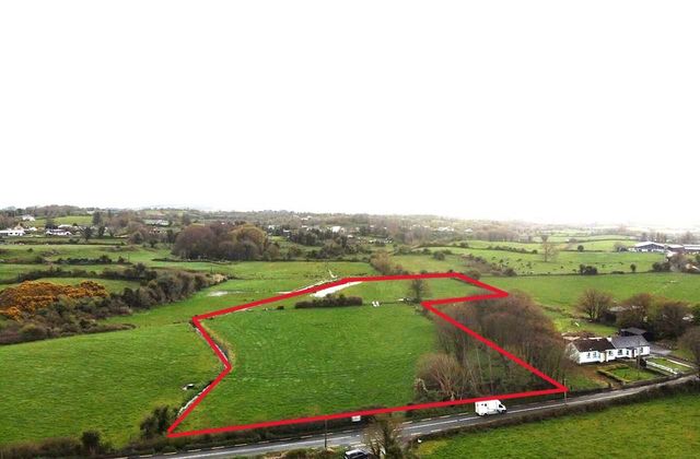 Kilmacowen, Co. Sligo, Carrowkeel, Co. Sligo - Click to view photos
