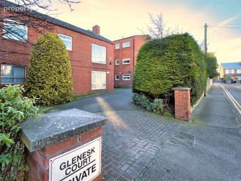 Apartment 10, Glenesk Court, Farney Park, Sandymount, Dublin 4 - Image 2
