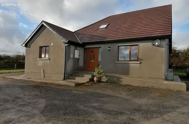 Cregg, Carrick-on-suir, Carrick-on-Suir, Co. Tipperary - Click to view photos