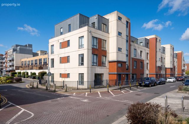 Apartment 1, Clearwater Court North, River Drive, Royal Canal Park, Dublin 15 - Click to view photos