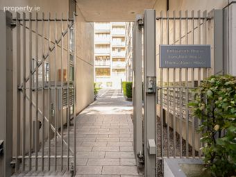 Apartment 22, Kirkpatrick House, IFSC, Dublin 1 - Image 2