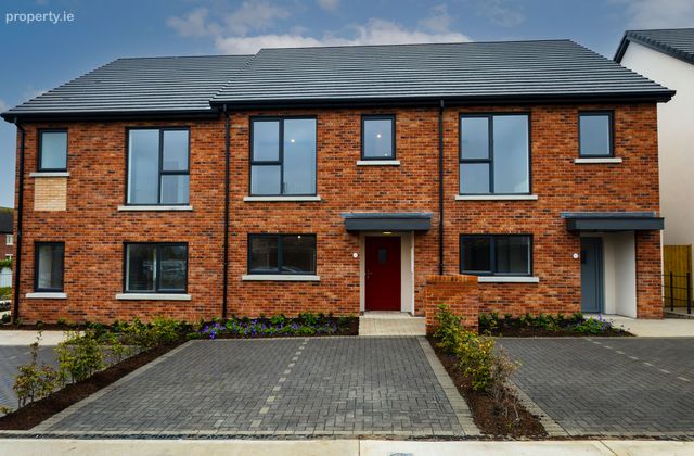 Mid Terrace, Naas, Co. Kildare - Click to view photos
