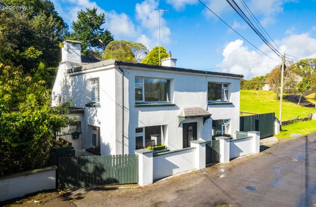 Cahergal, Union Hall, Co. Cork - Click to view photos