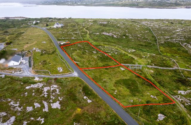 Dereendaragh, Lettermore, Co. Galway - Click to view photos