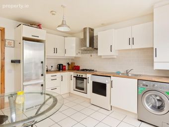 17 Castlegate Dene, Adamstown, Co. Dublin, Adamstown, Co. Dublin - Image 4