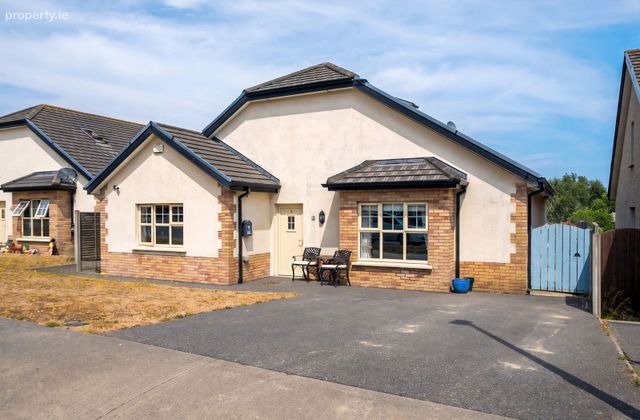 32 Kirvin Hill, Broomhall, Wicklow Town, Co. Wicklow - Click to view photos