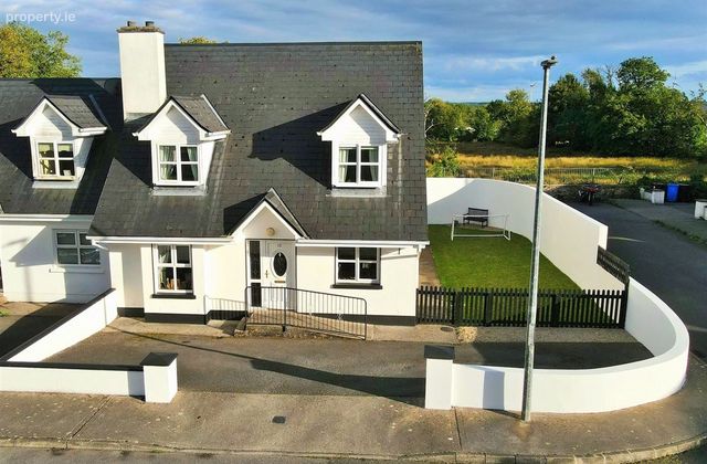 15 Friarshill Close, Ballaghaderreen, Co. Roscommon, Ballaghaderreen, Co. Roscommon - Click to view photos