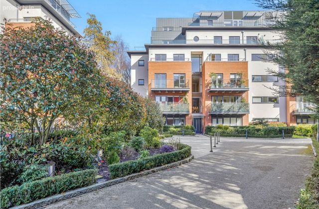 45 Lansdowne Wood, Ballsbridge, Dublin 4 - Click to view photos