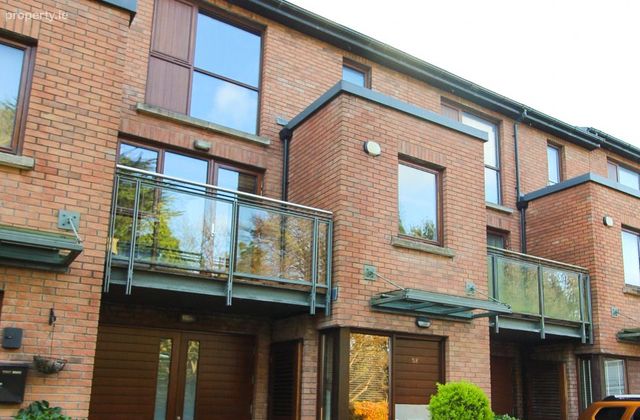 58 Castlegate Grove, Adamstown, Lucan, Co. Dublin., Adamstown, Co. Dublin - Click to view photos