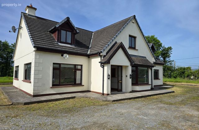 Ardcanaught West, Castlemaine, Co. Kerry - Click to view photos