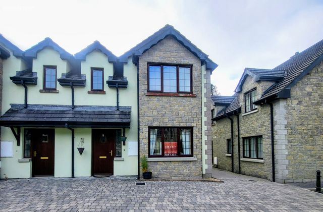 19 Crofton Court, Lough Rinn, Gortletteragh, Co. Leitrim - Click to view photos