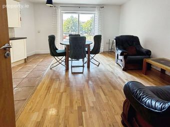 Apartment 18, The Lodge, The Oaks, Classes Lake, Ballincollig, Co. Cork - Image 4