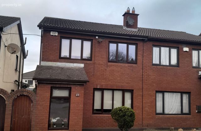 29 Beverly Crescent, Knocklyon, Dublin 16 - Click to view photos