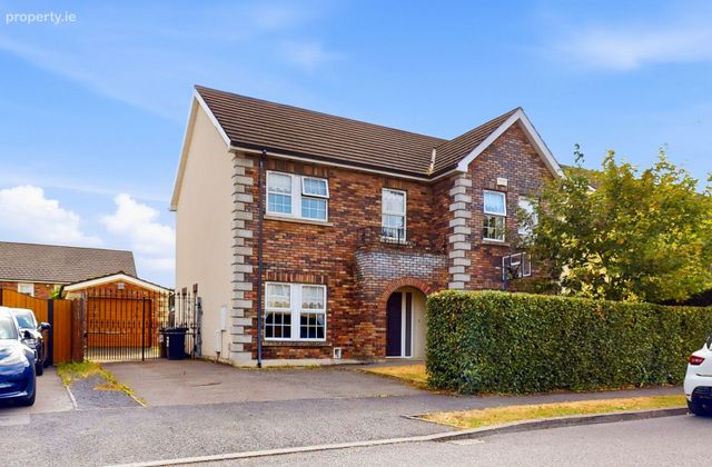 13 Moat Lane, Knocksedan Demesne, Brackenstown, Swords, Co. Dublin - Click to view photos