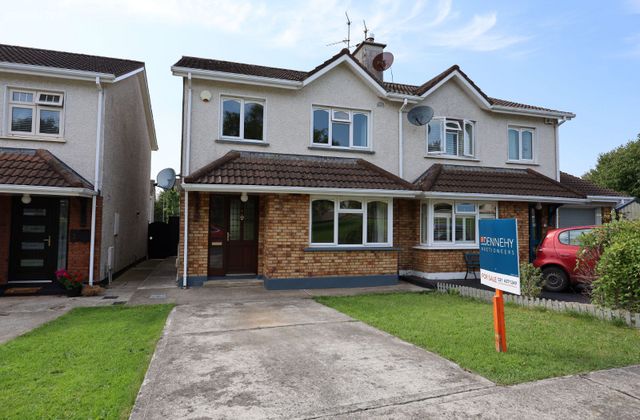 2 The Hollys, Bridgemount, Carrigaline, Co. Cork - Click to view photos