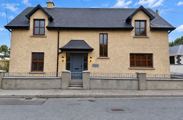Nelly's Place, Ninemilehouse, Carrick On Suir, Co. Tipperary, Ninemilehouse, Co. Tipperary - Click to view photos