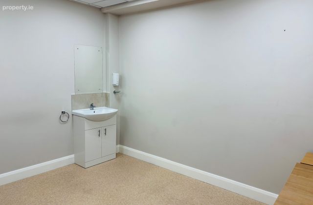 Liosbaun Retail Centre,tuam Road,galway, Tuam Road, Co. Galway - Click to view photos