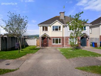 16 Bellevue Heights, New Ross, Co. Wexford