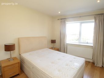 Short Term Let, Wyckham Point, Dundrum, Dublin 16 - Image 5